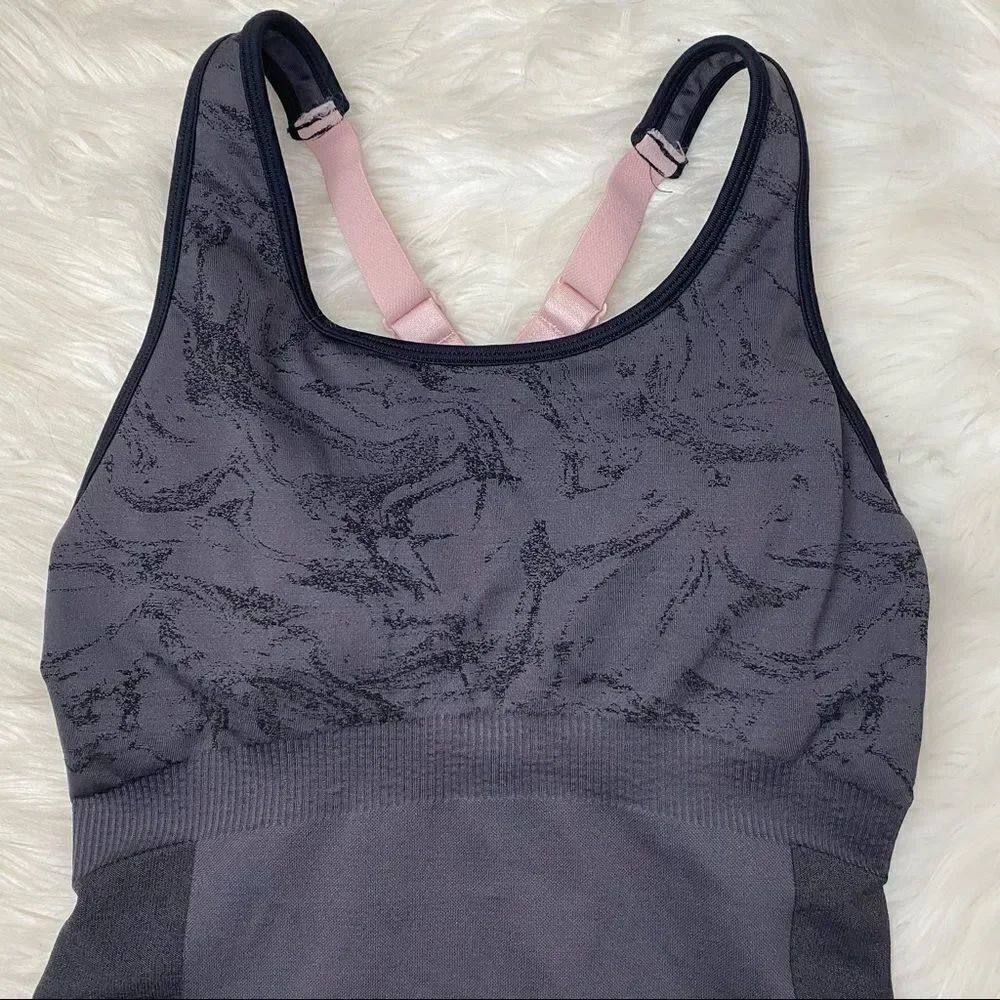 Fabletics Eliza Seamless Tank - Picture 6 of 8
